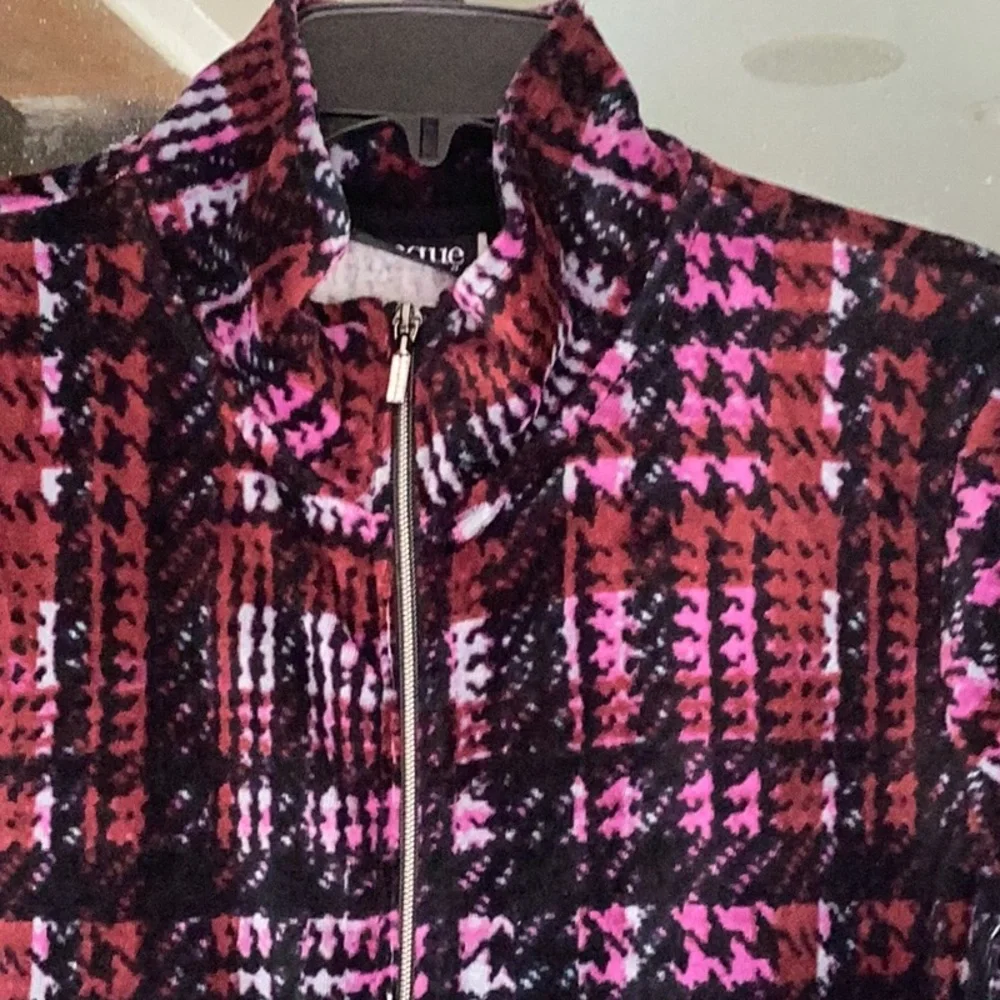 Onque Casual  Zip Velour Amethyst Jacket. NWT. Sz L. - Picture 2 of 5